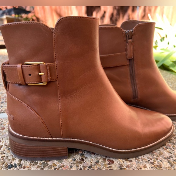 Cole Haan Chelsea Boot, 9.5B - Picture 2 of 6